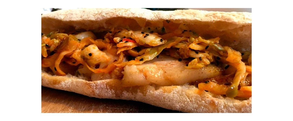 Mollete de papada adobada con soja y miel